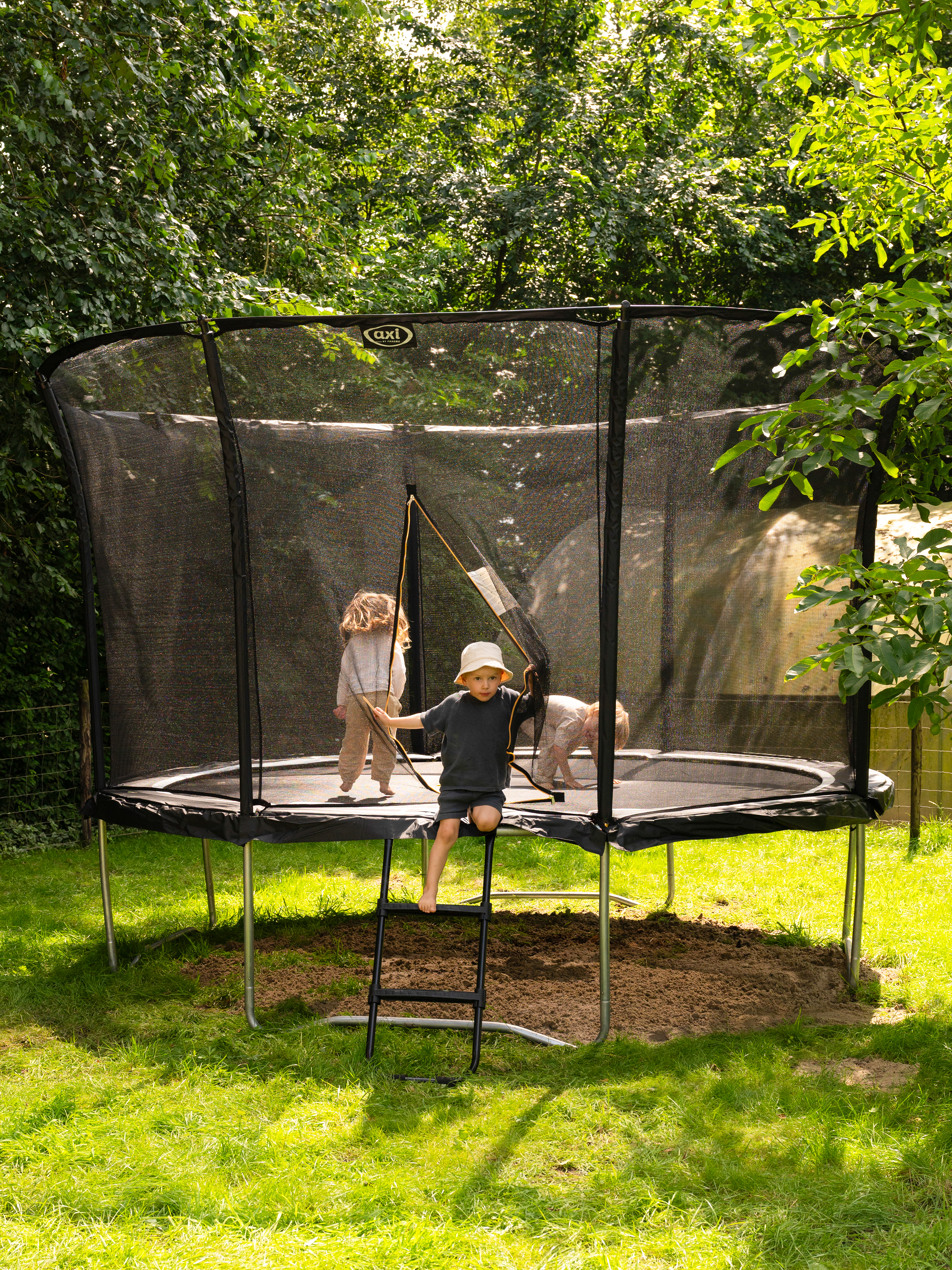 Denver Trampoline with safety net and ladder Ø 366 cm Black - Onground on poles - Round 12ft