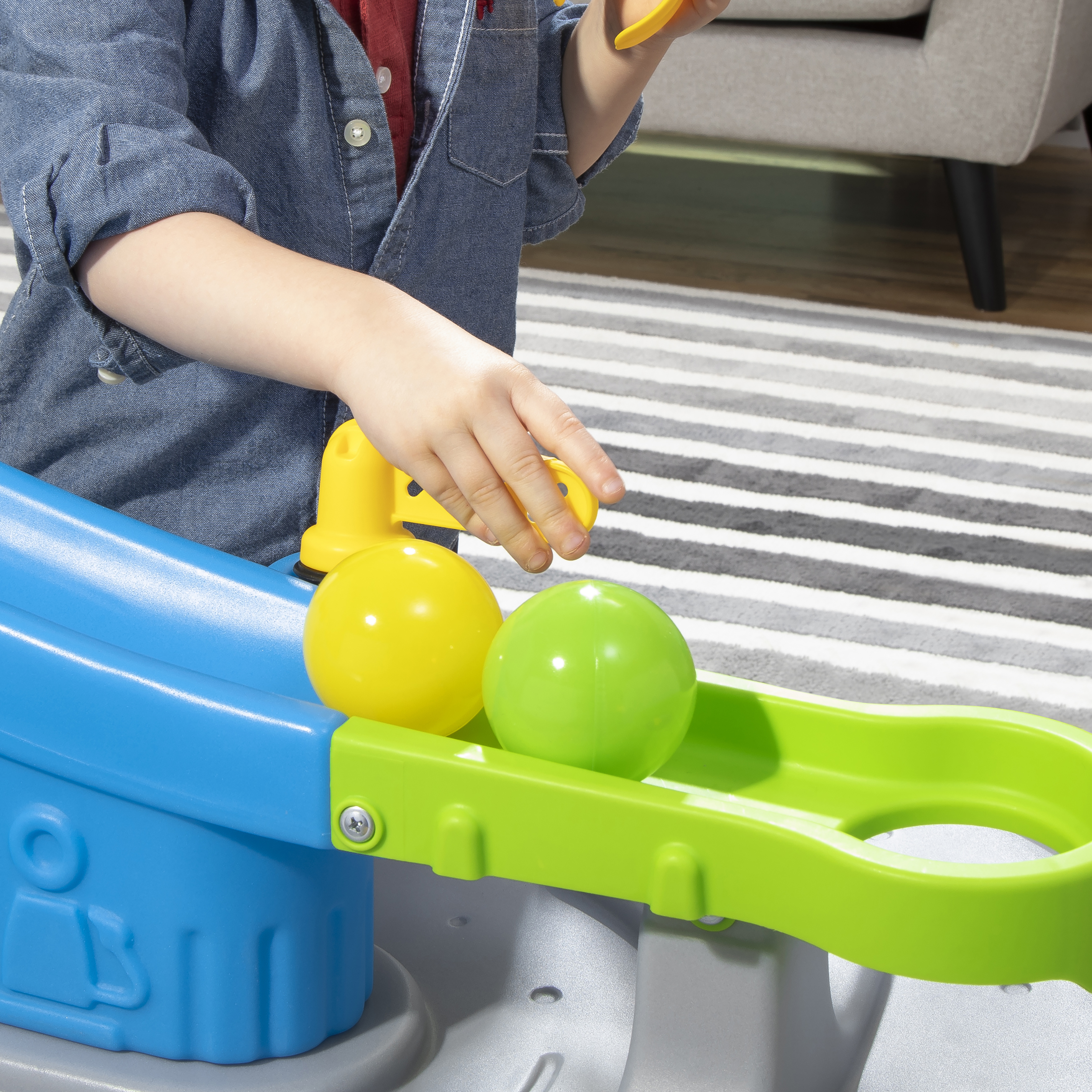 Step2 Ball Buddies Truckin' & Rollin' Play Table