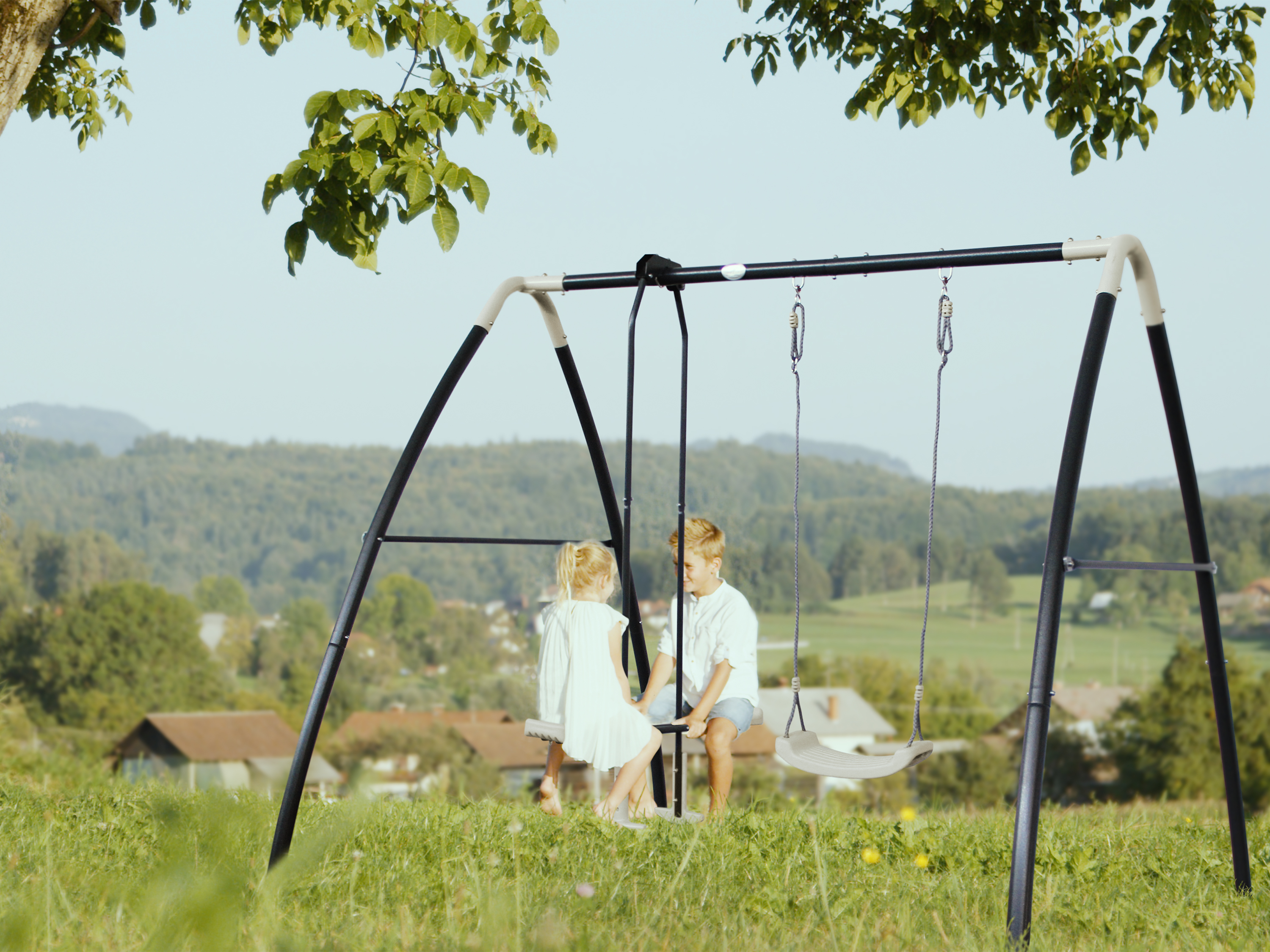 Metal Swing Set with One and Two Person Swings Anthracite/cream