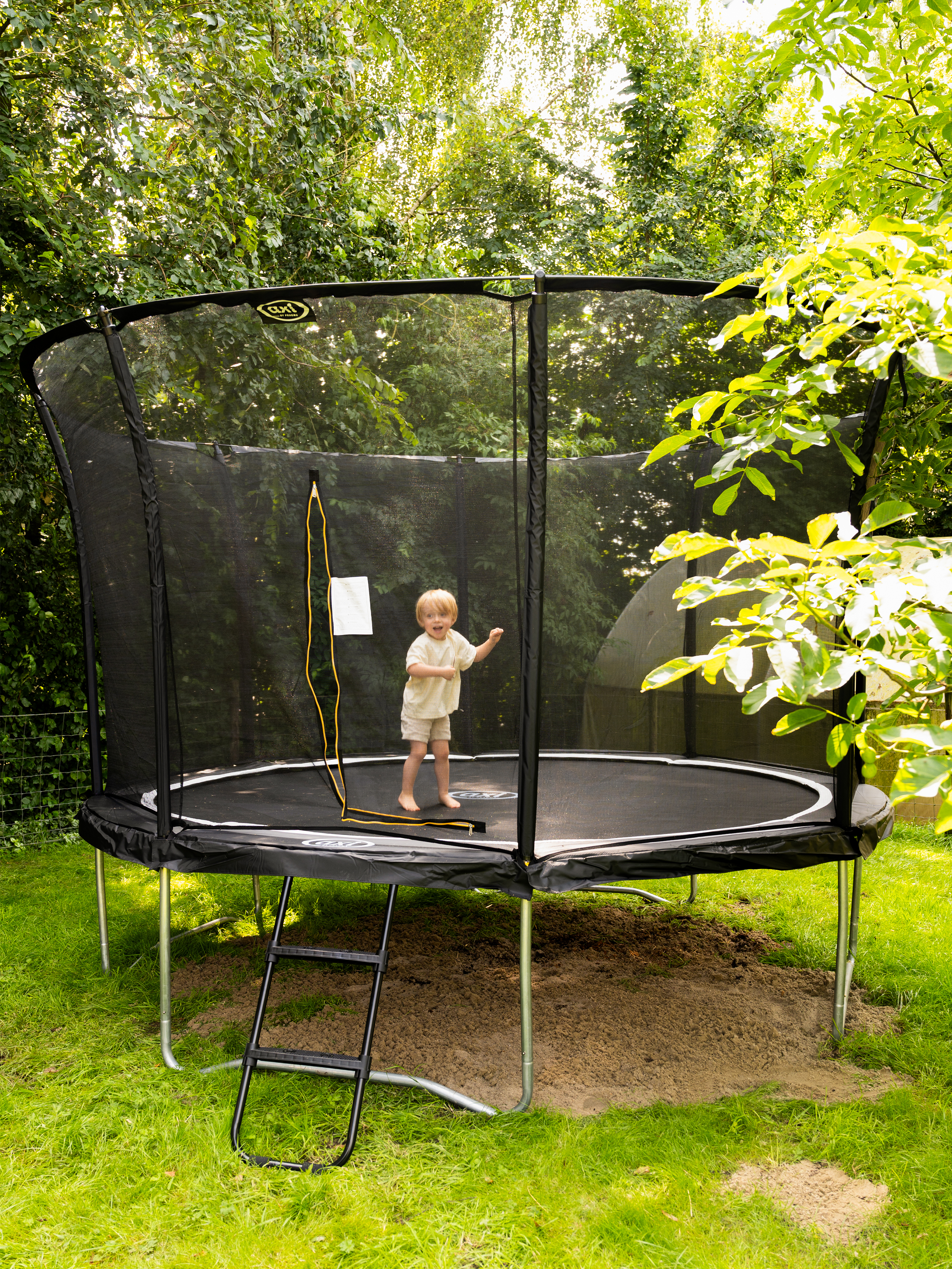 Denver Trampoline with safety net and ladder Ø 366 cm Black - Onground on poles - Round 12ft