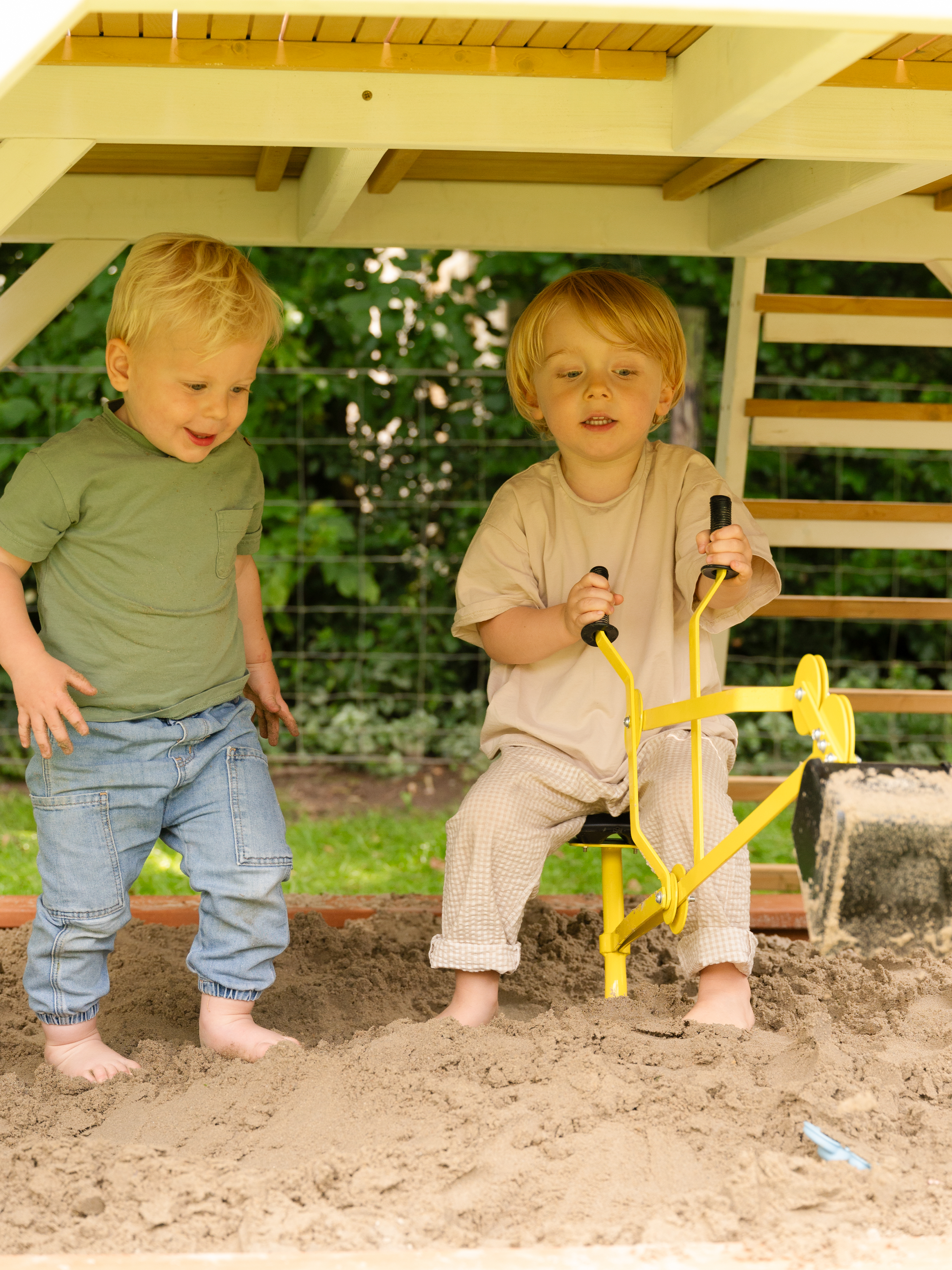 Justin the Sand Digger for the sandbox Yellow/Black