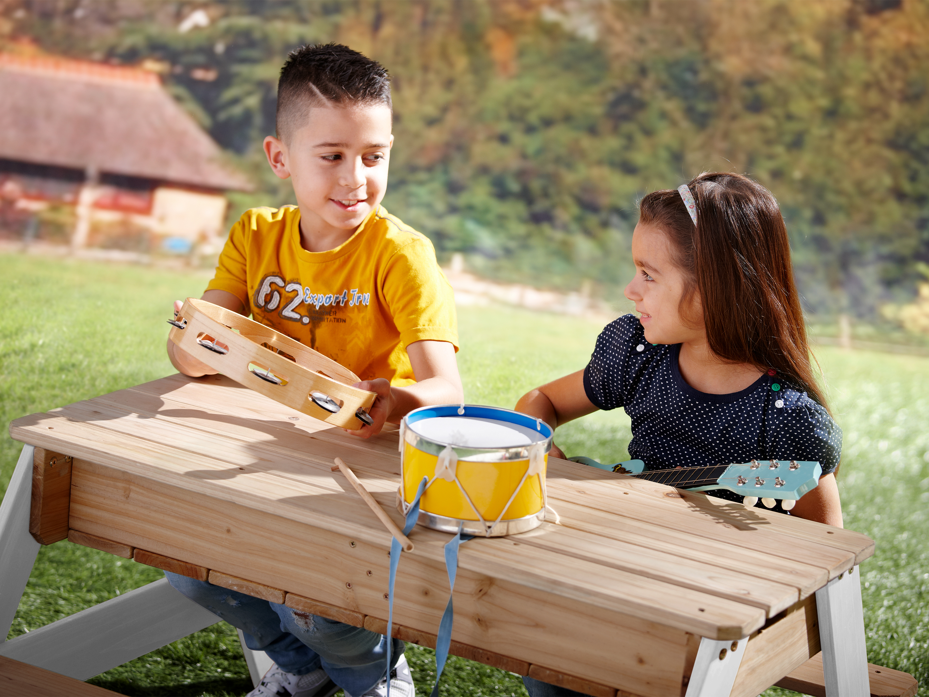 Nick Sand & Water Picnic Table Brown/White - Umbrella Blue/White