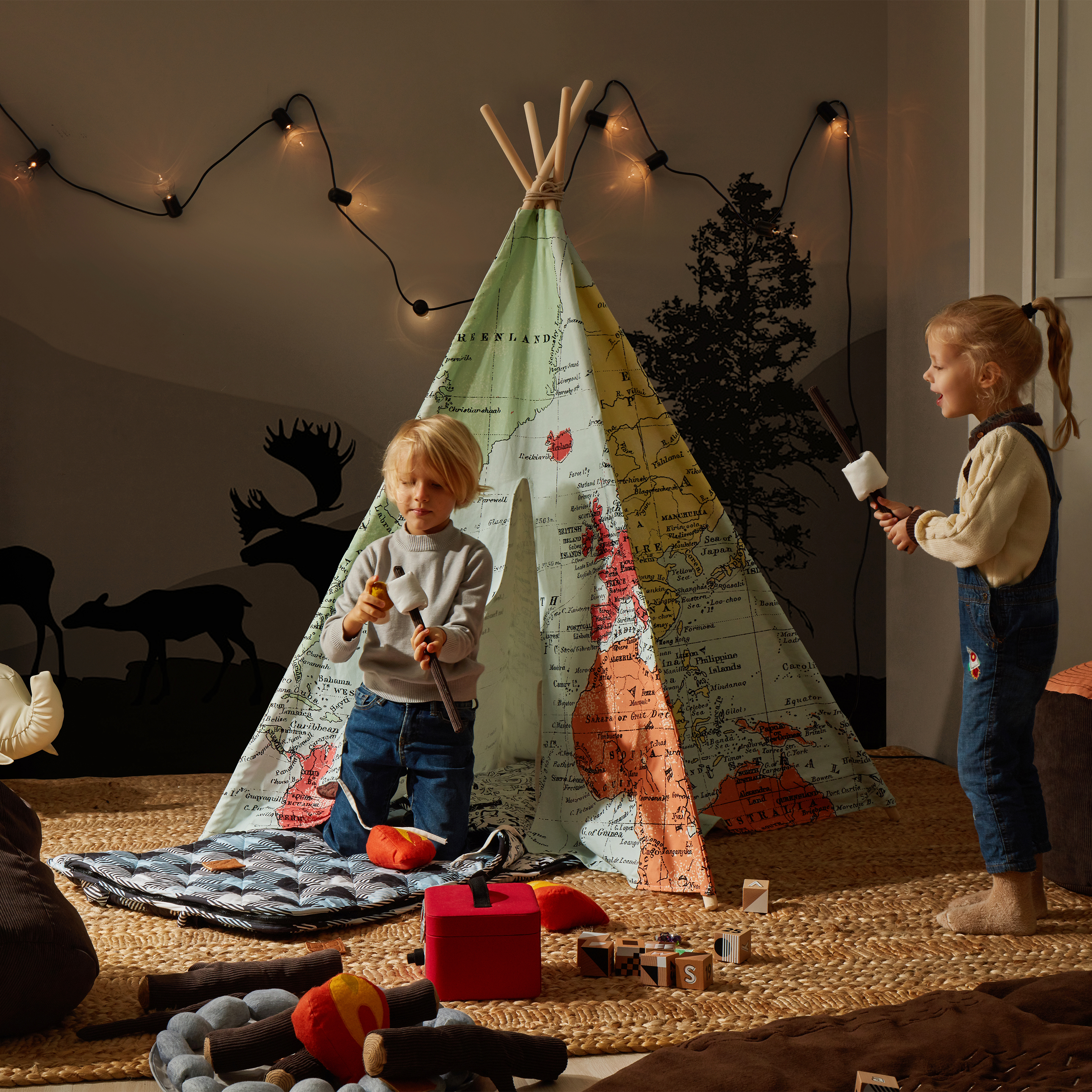 Sunny World Map Teepee Tent - Multicolor