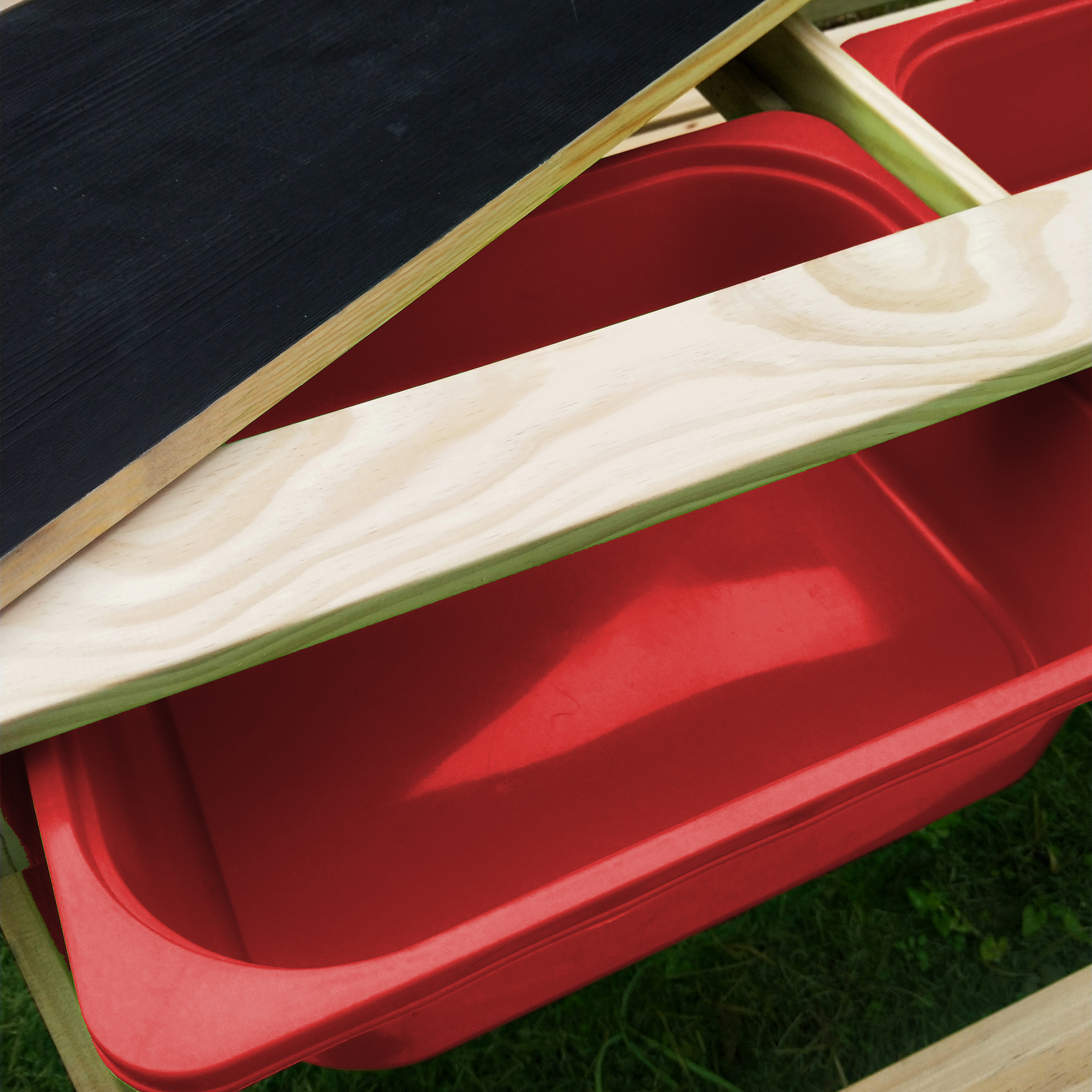 Dual Top 2.0 Sand & Water Picnic Table with Red Bins