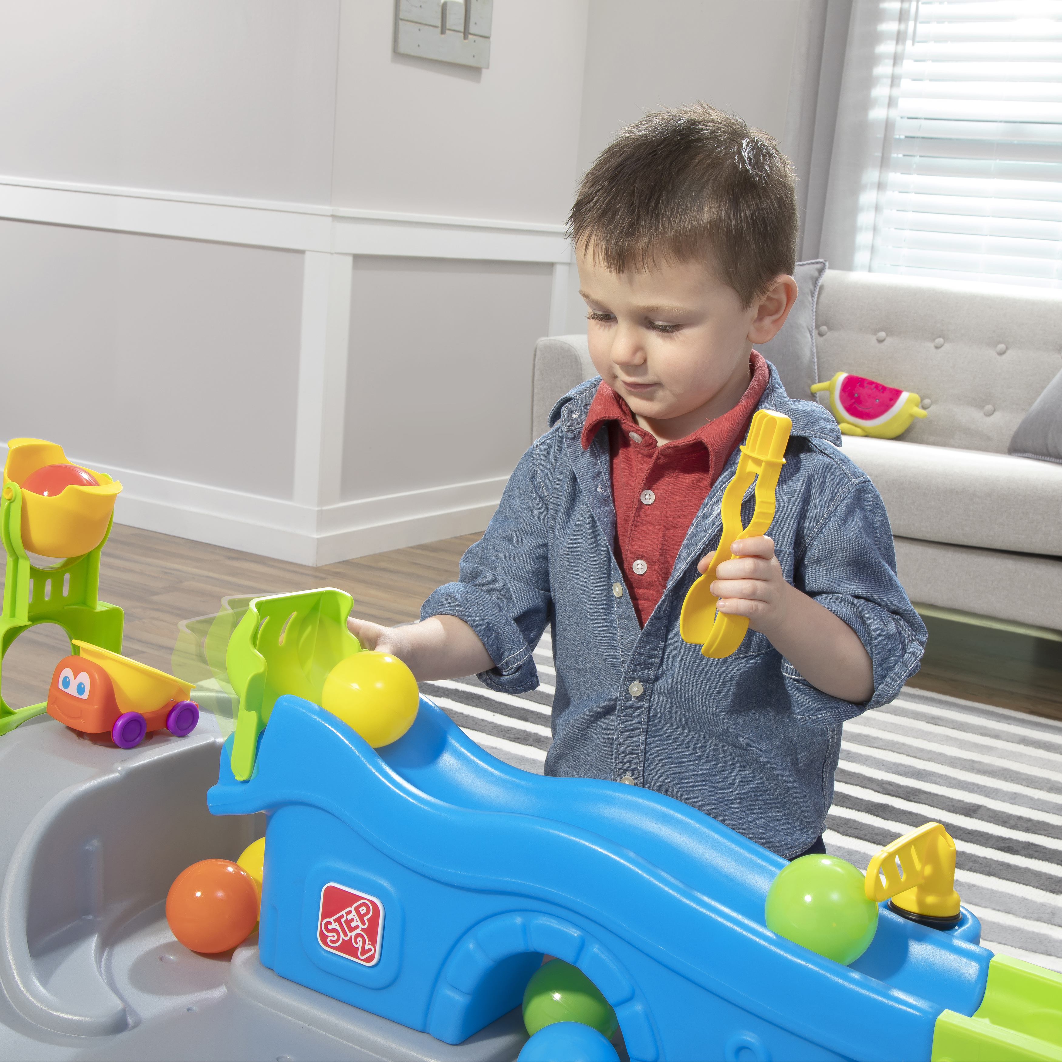 Step2 Ball Buddies Truckin' & Rollin' Play Table