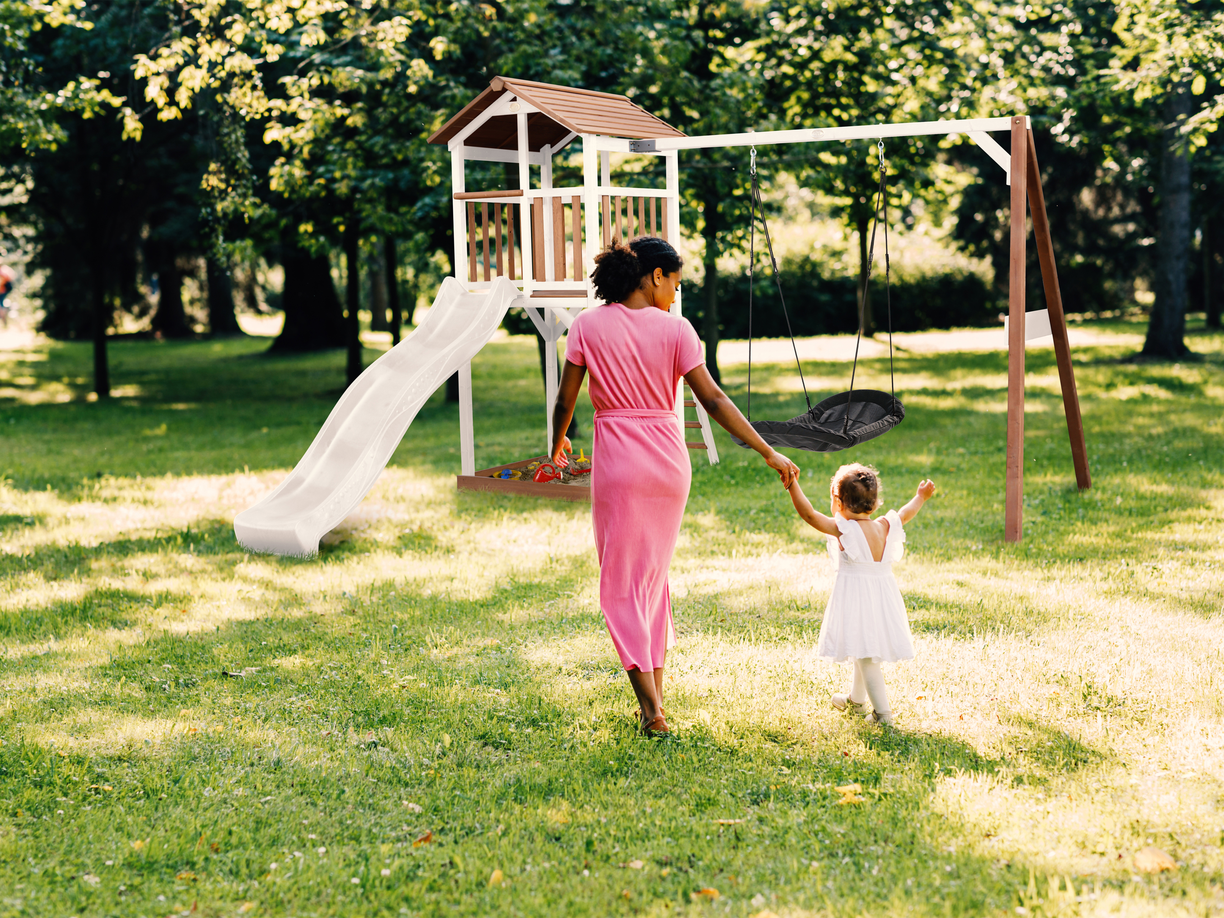 Beach Tower with Roxy Nest Swing Brown/white - White Slide