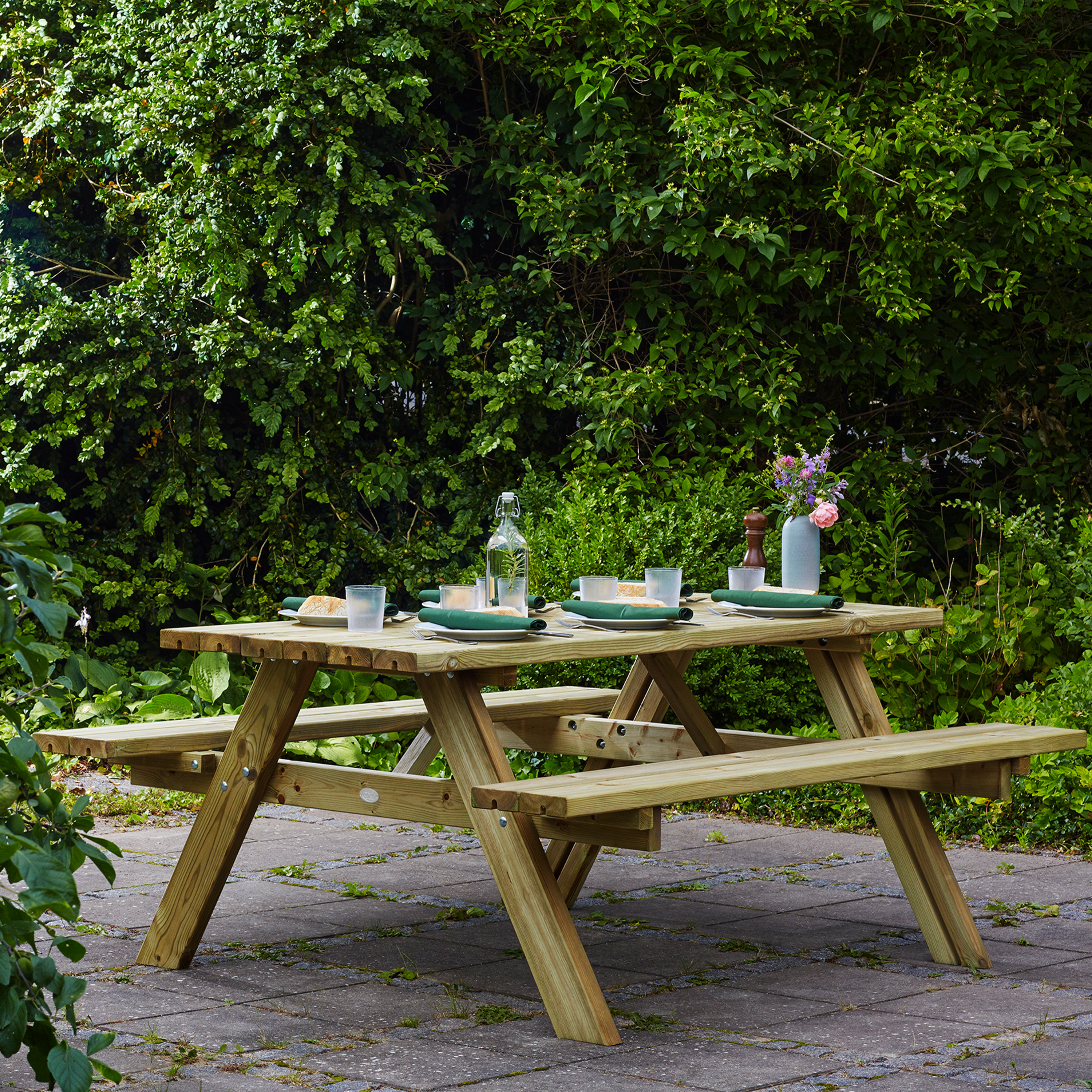 Julie Wooden Picnic Table Classic 177 x 154 cm - Natural