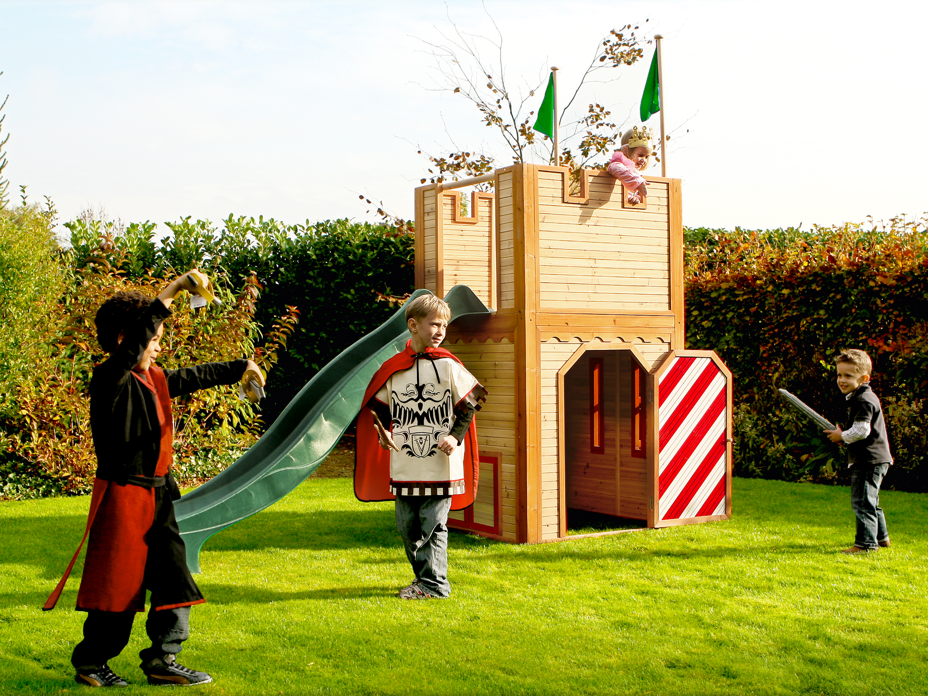 Arthur Playhouse Brown/Red - Green Slide