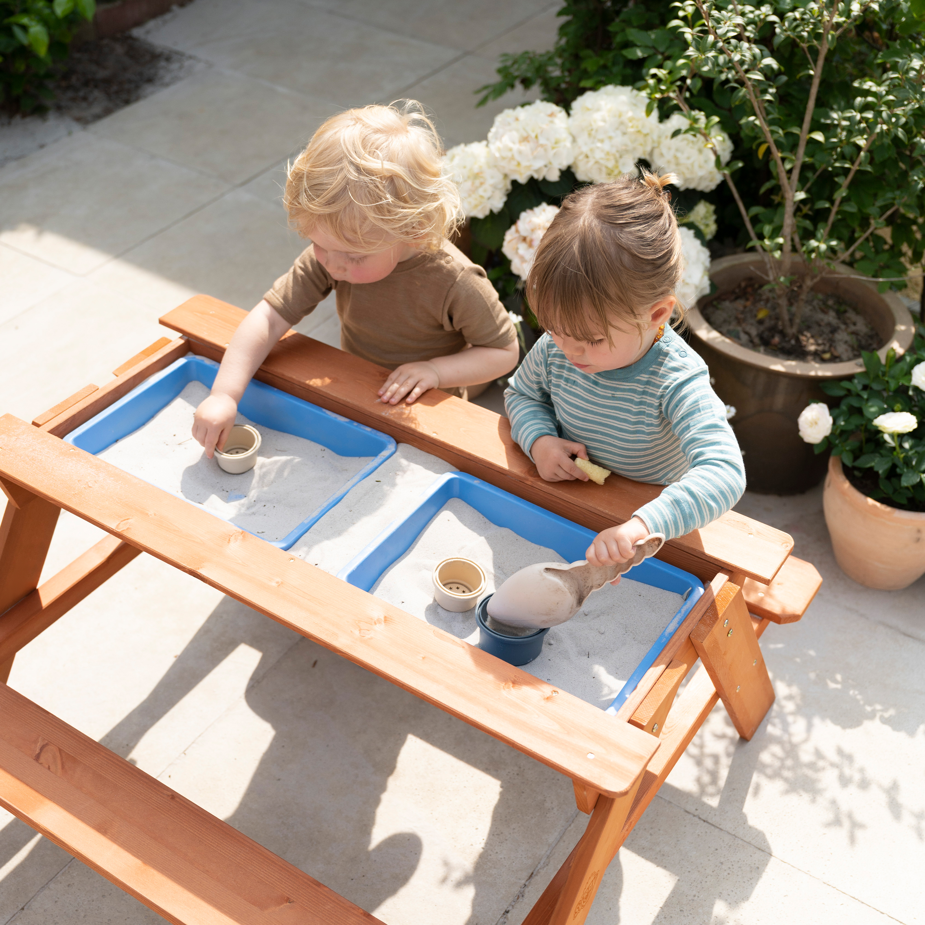 Sunny Dave Sand & Water Picnic Table - Brown