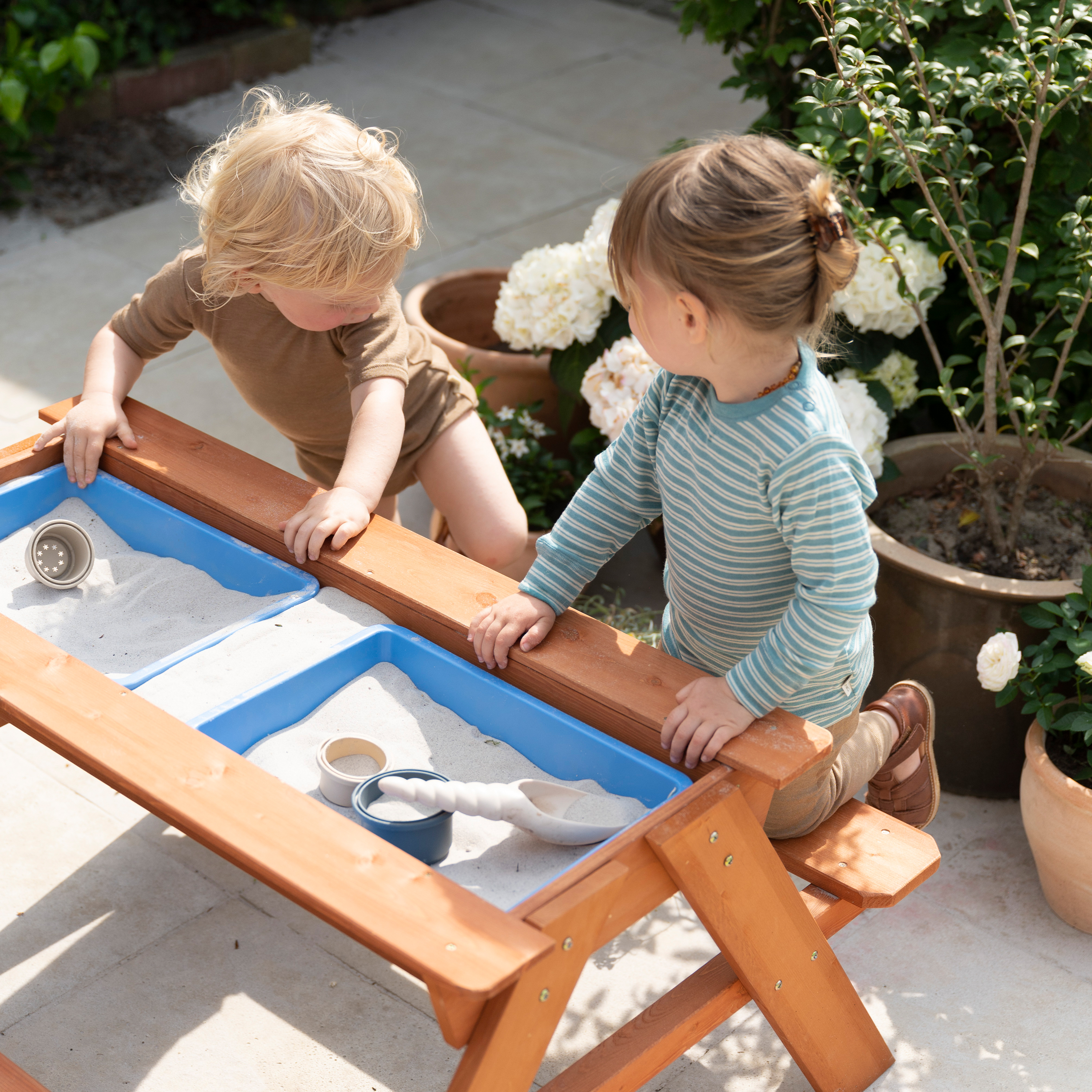 Dave Sand & Water Picnic Table Brown