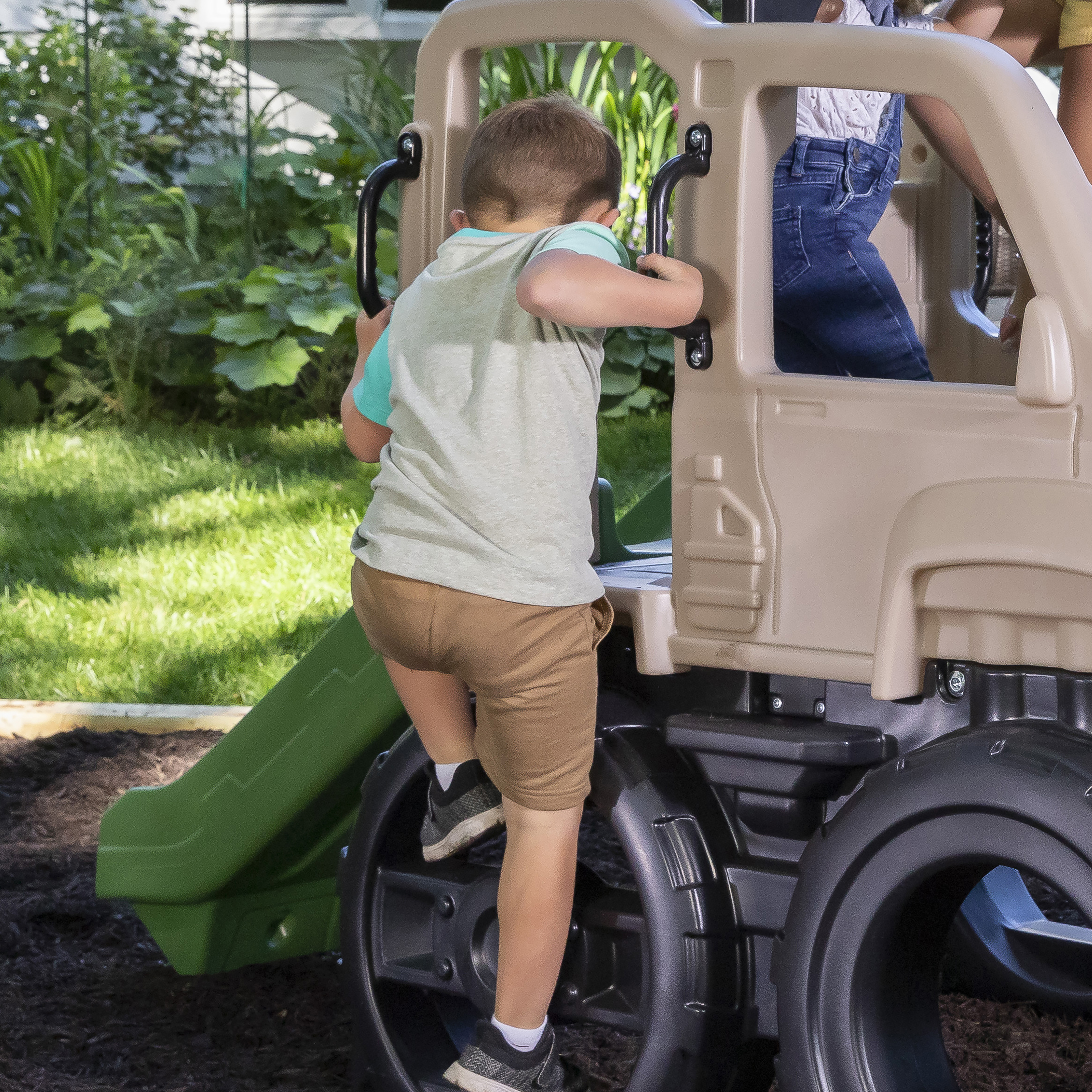 Safari Truck Climber