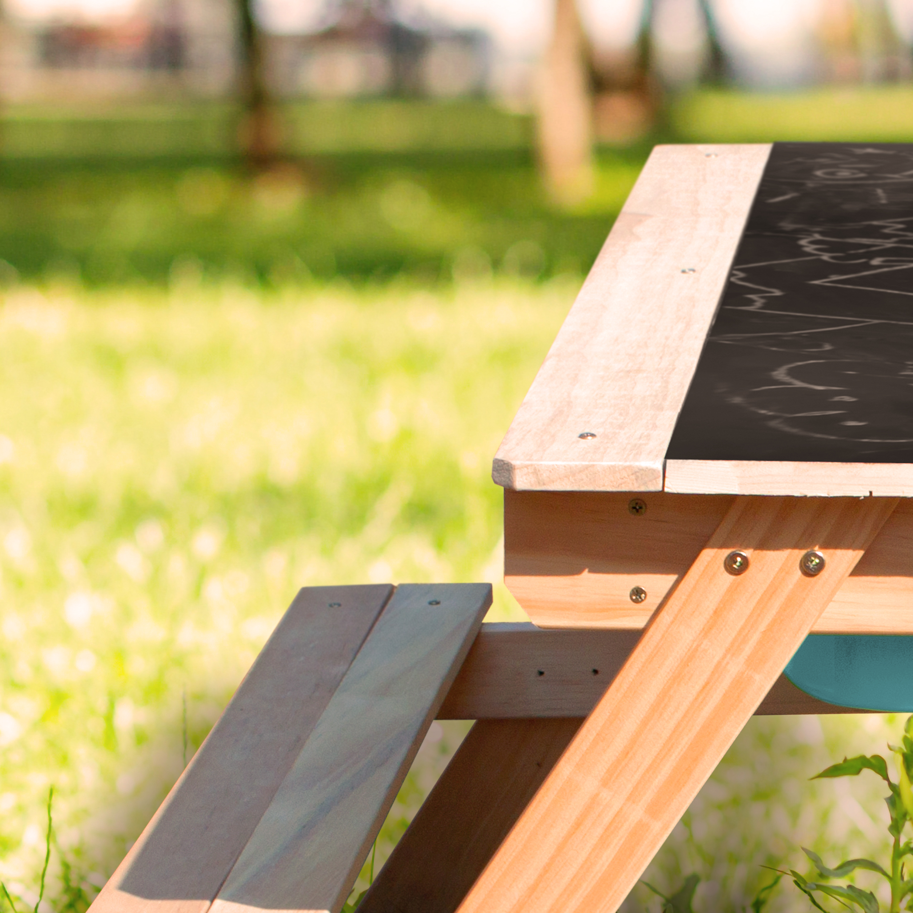 Sunny Dual Top 2.0 Sand & Water Picnic Table with Blue Bins