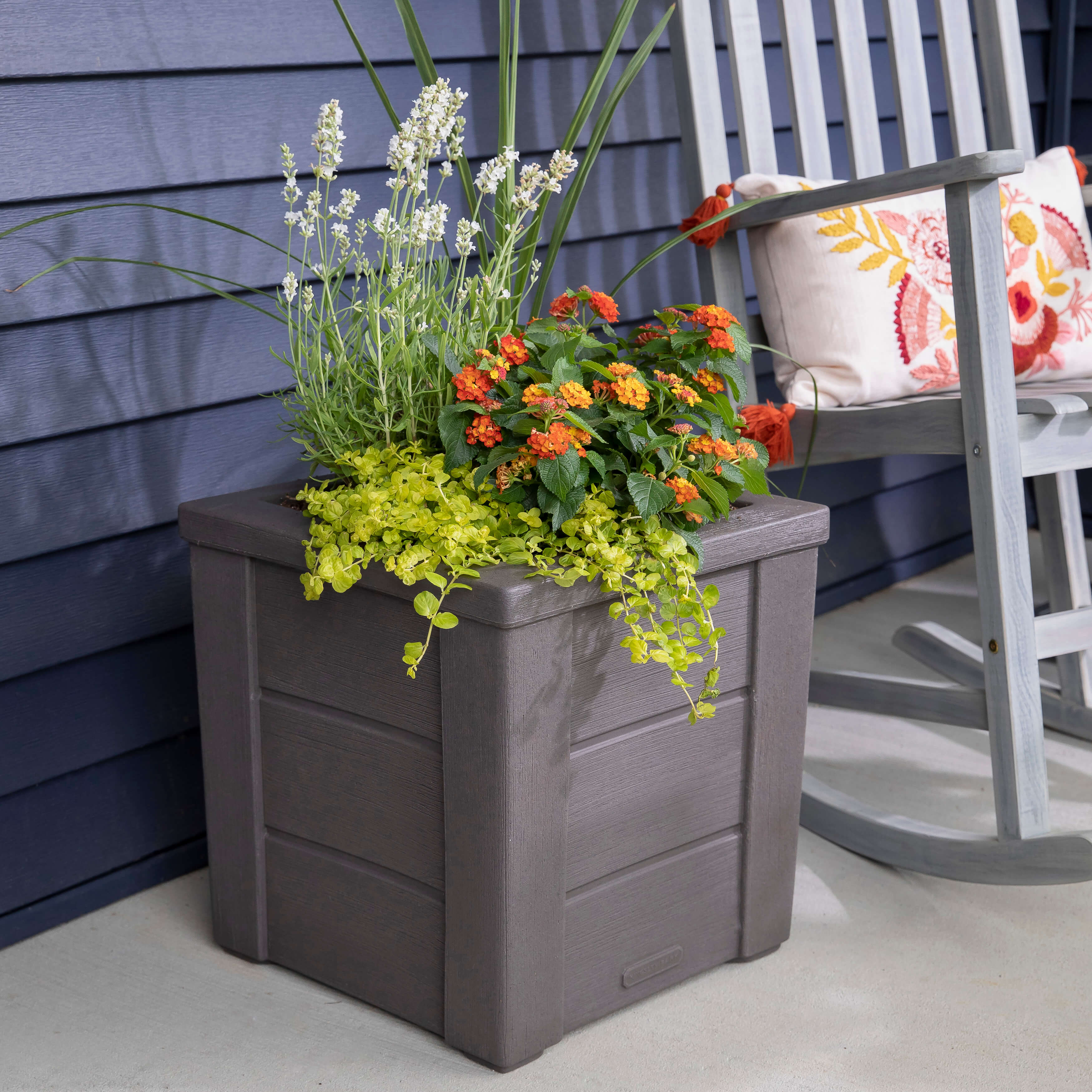 Lakewood Planter Box - Dark Cedar