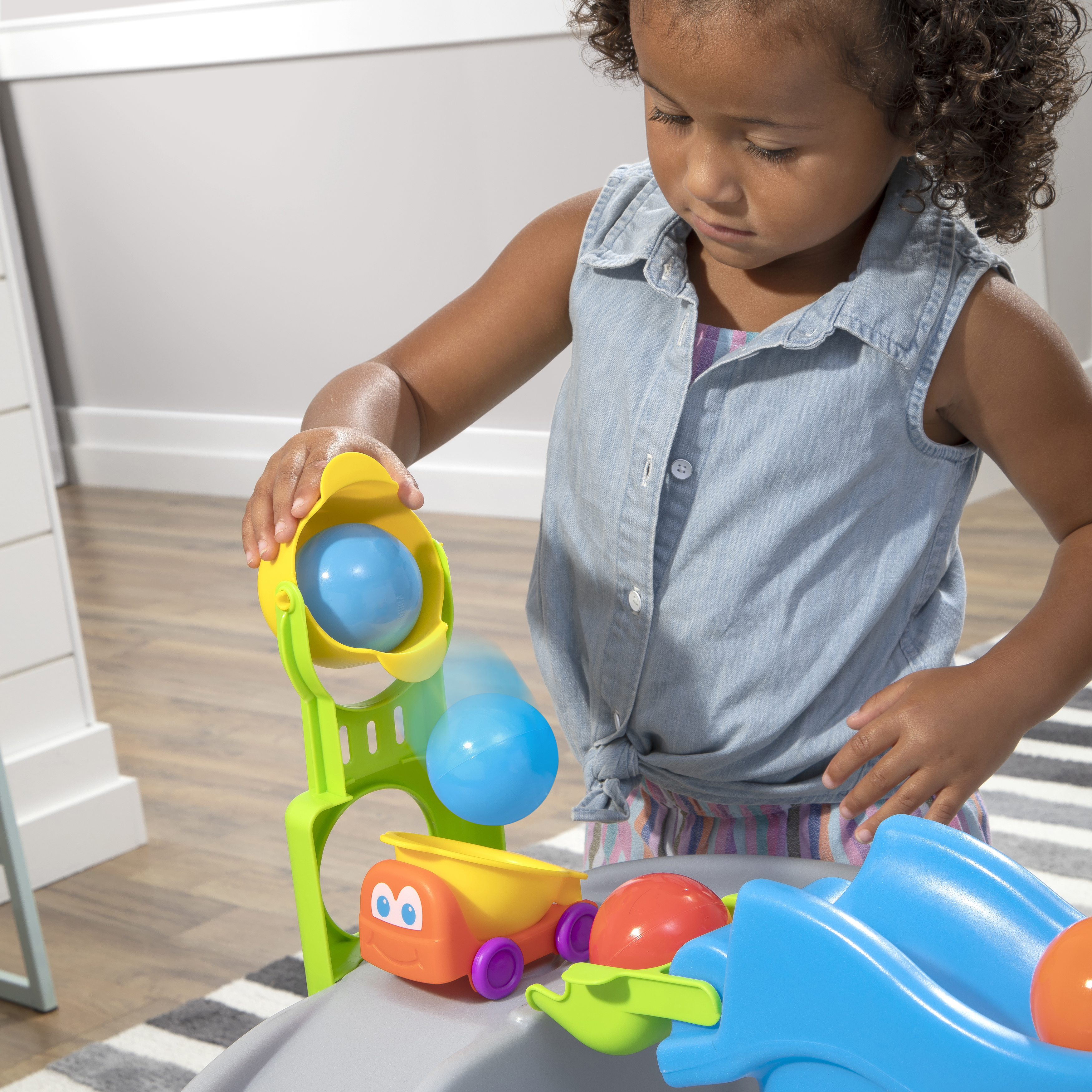 Step2 Ball Buddies Truckin' & Rollin' Play Table