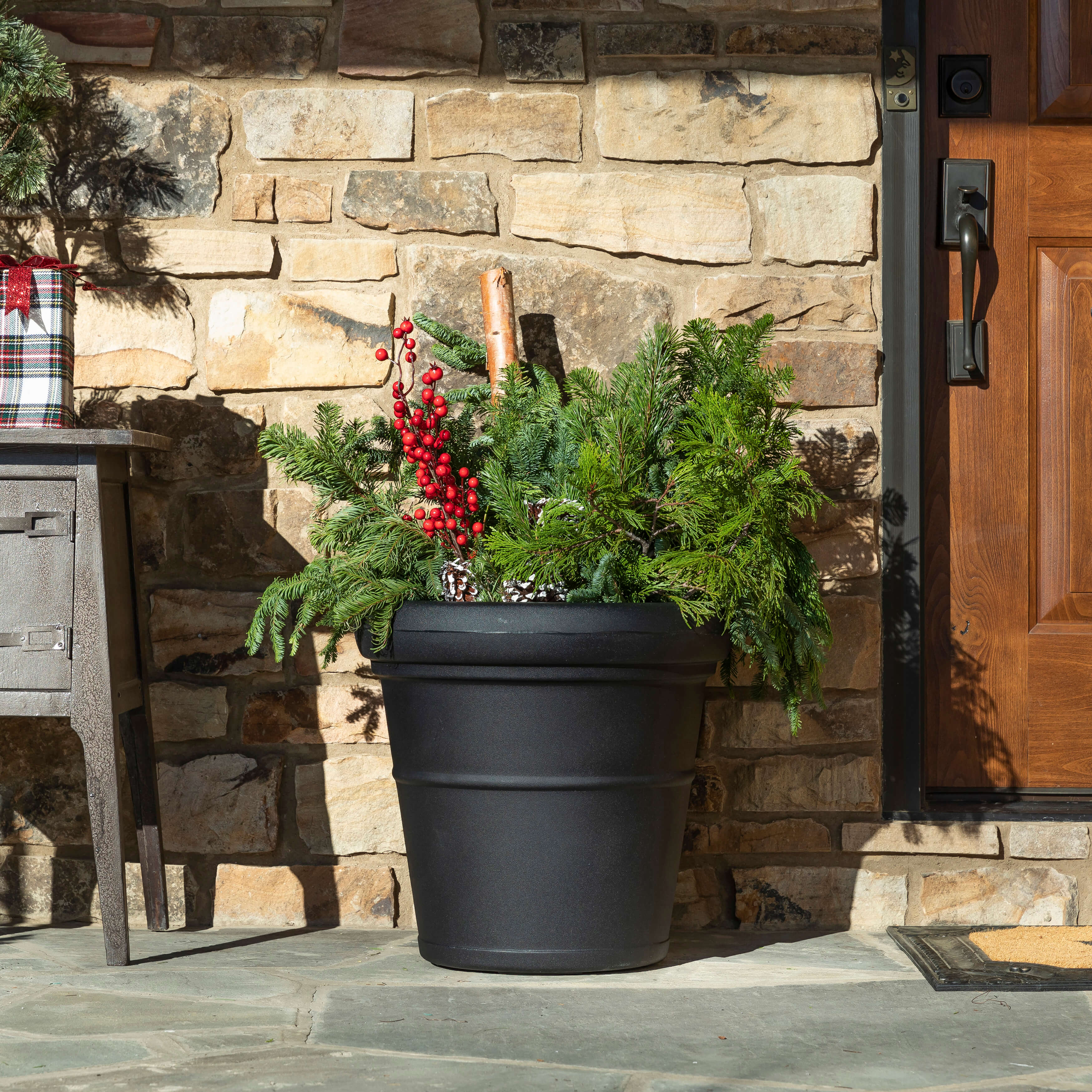 Claremont Planter - Onyx Black