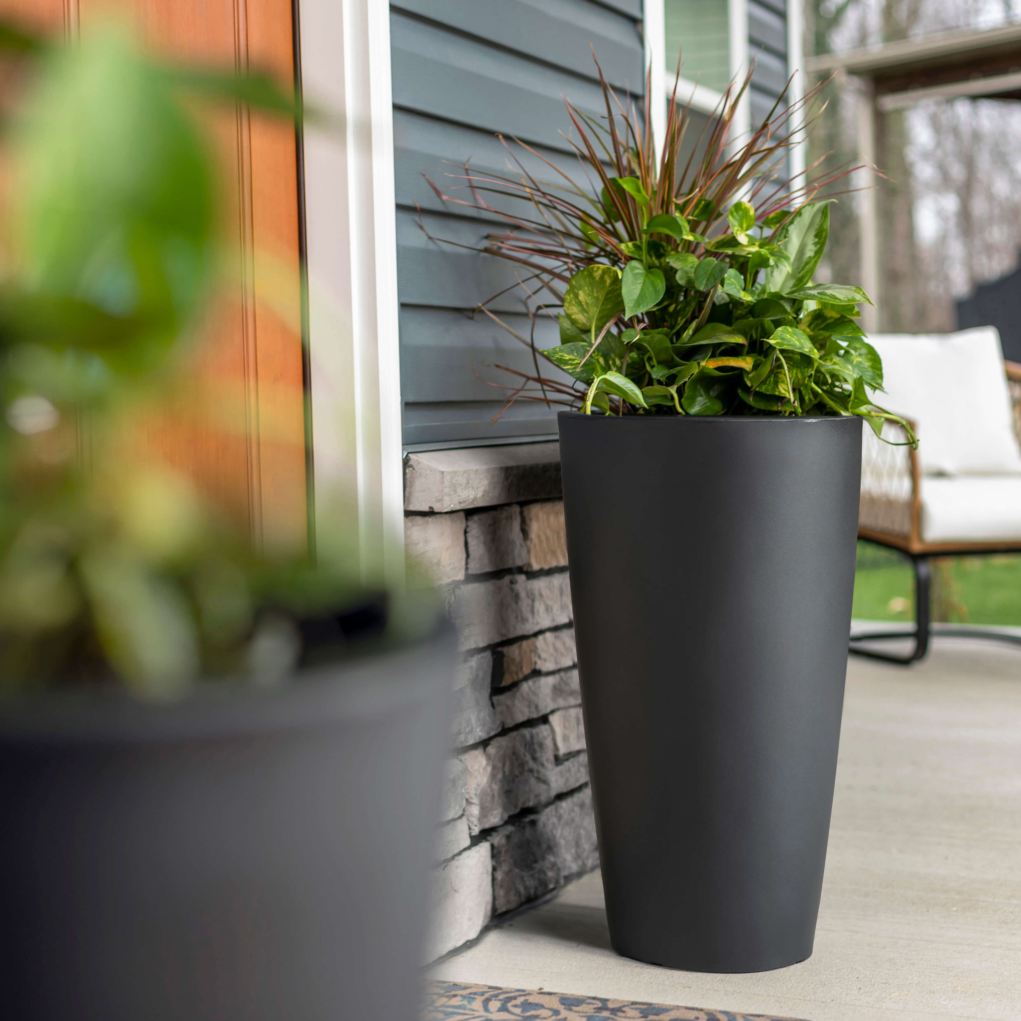 Tremont Tall Round Tapered Planter - Onyx Black