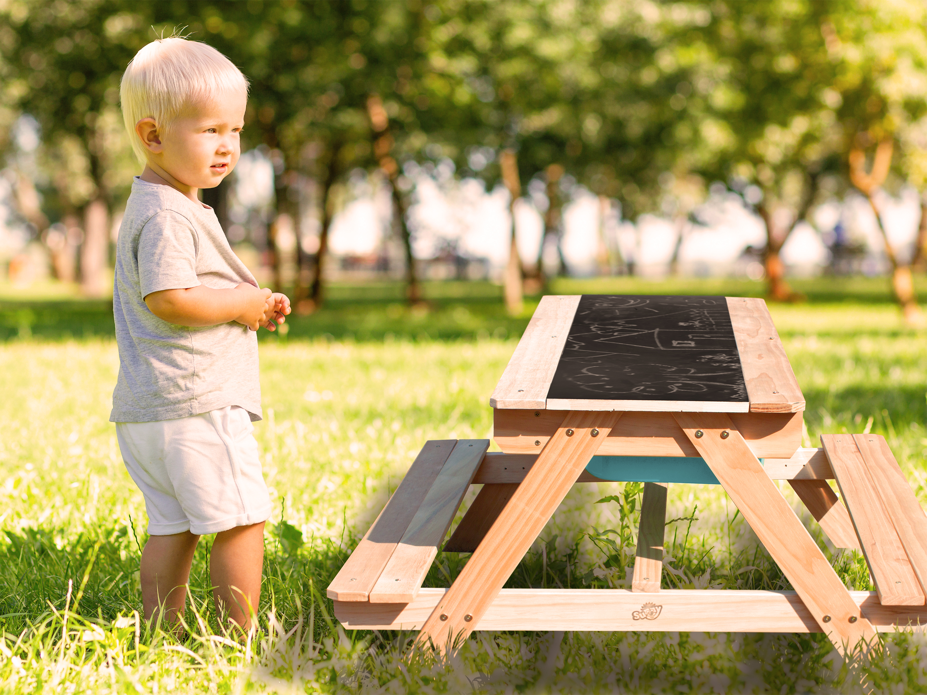 Dual Top 2.0 Sand & Water Picnic Table with Blue Bins