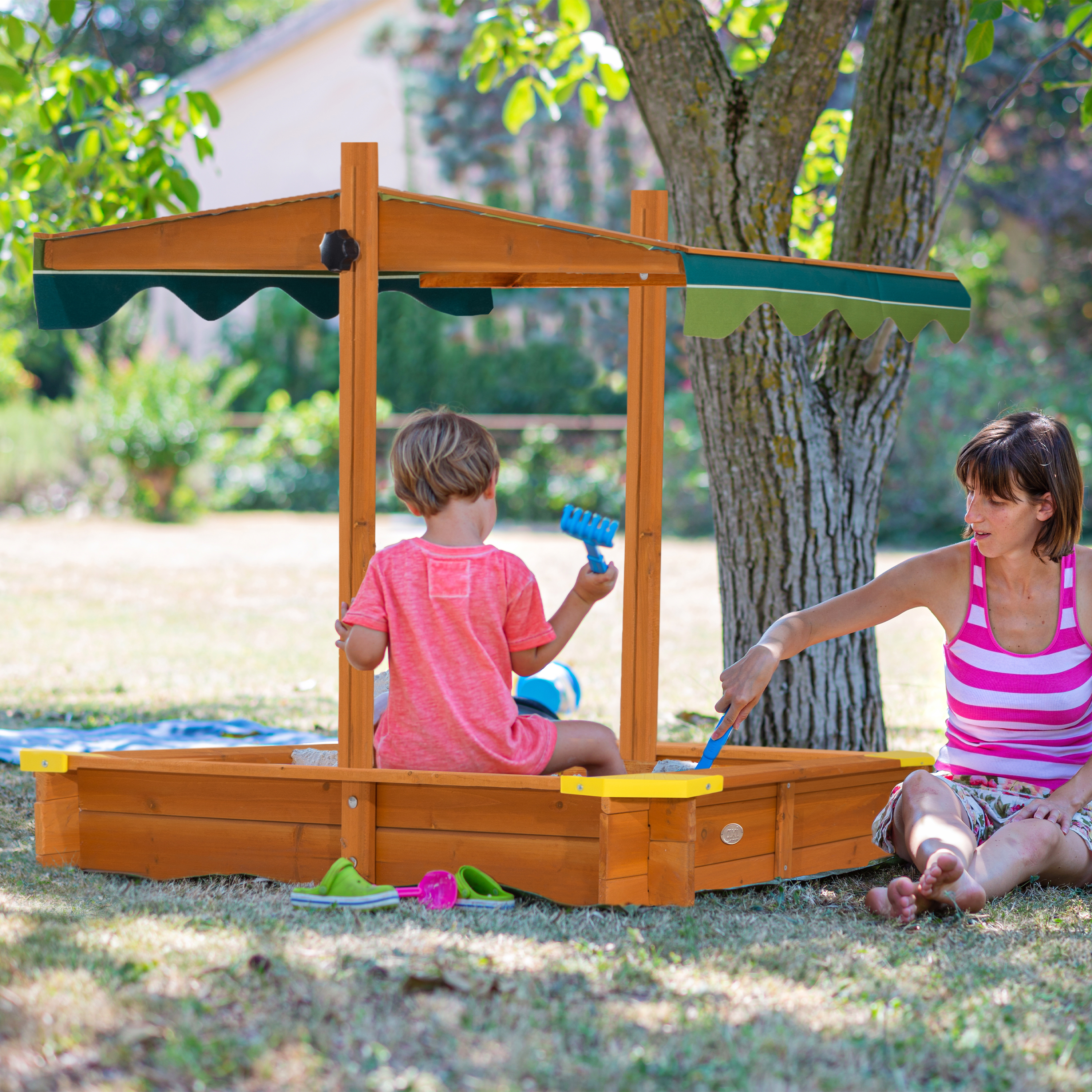 Lily Sandbox with Canopy Brown/Green