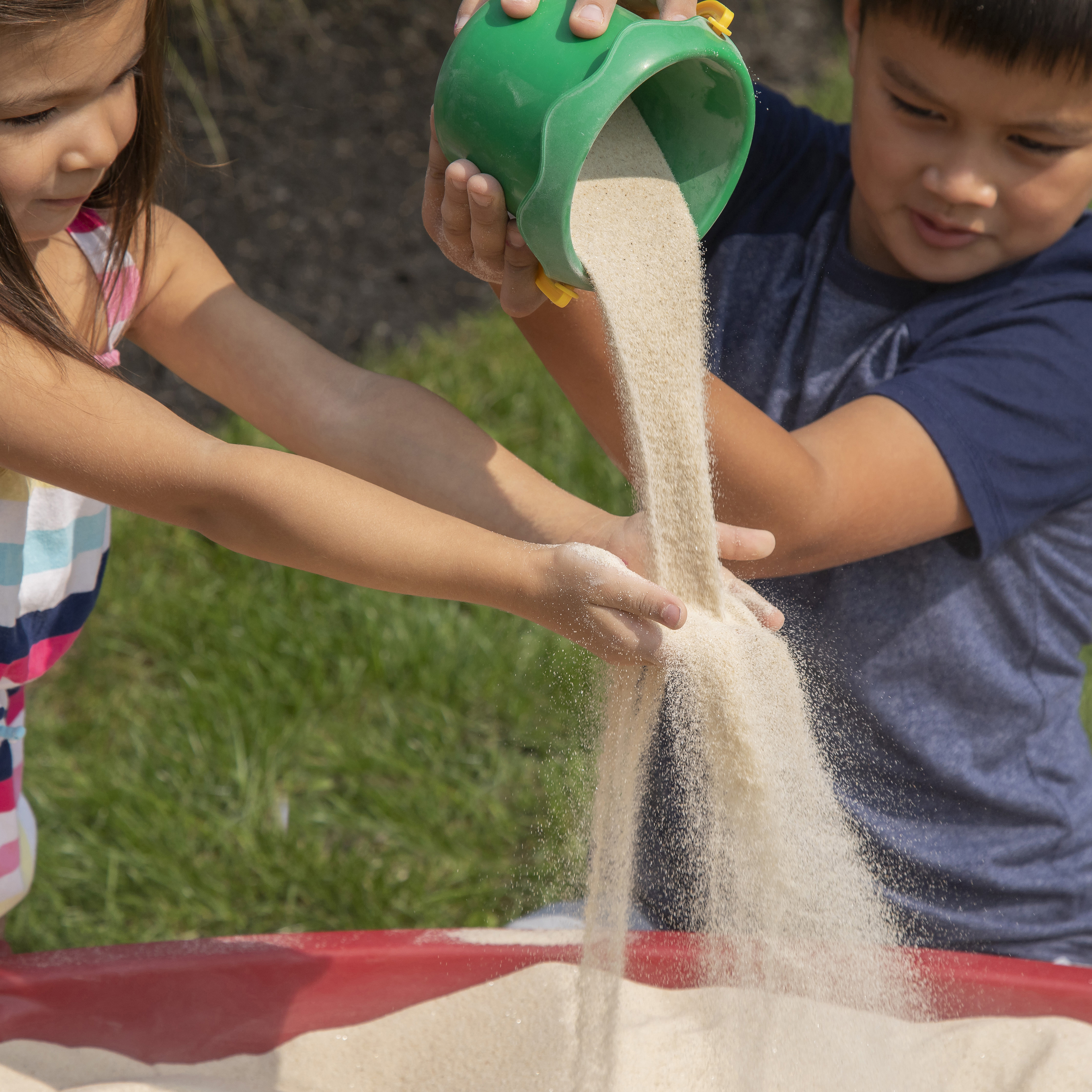 Step2 Naturally Playful Sand Table