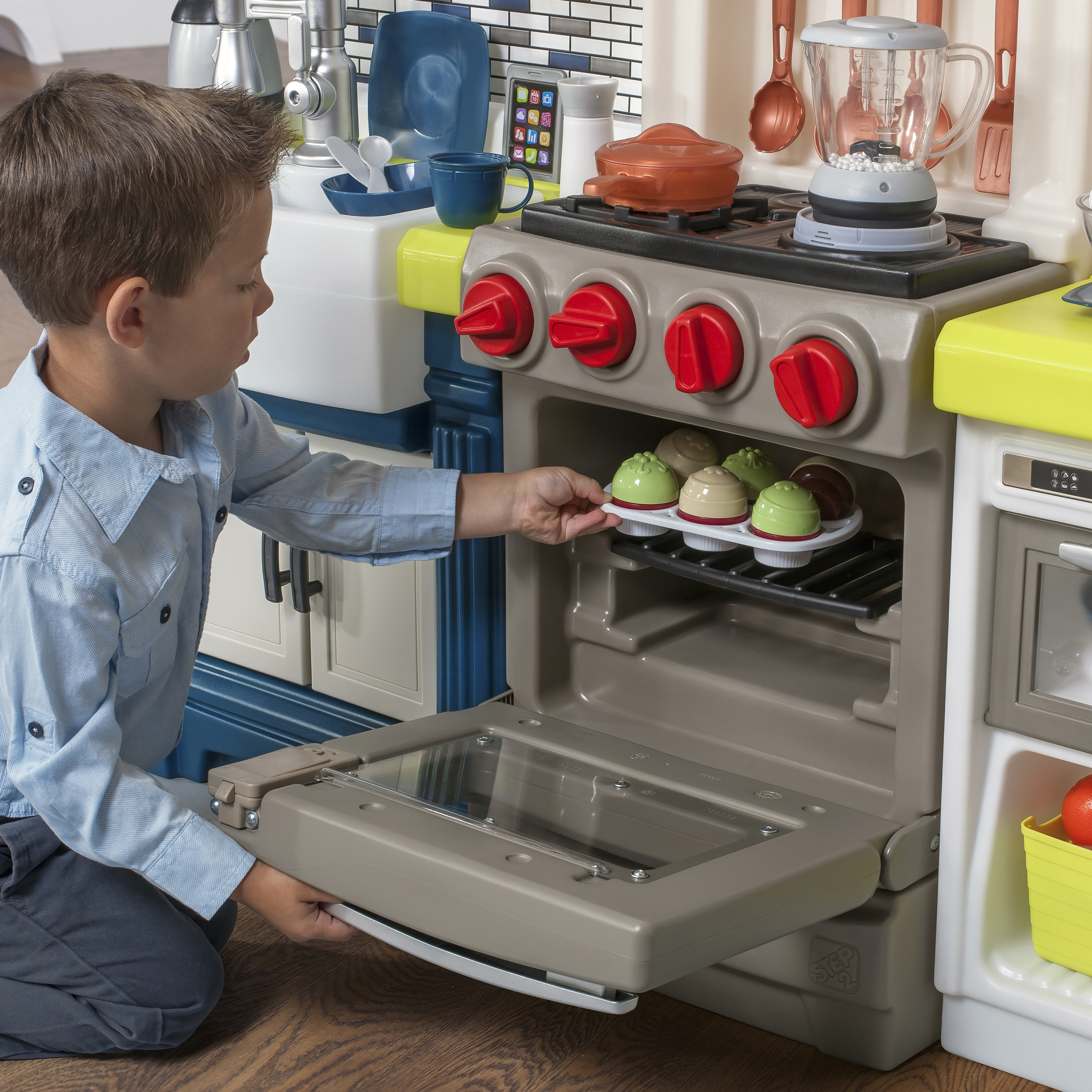 Step2 Elegant Edge Play Kitchen