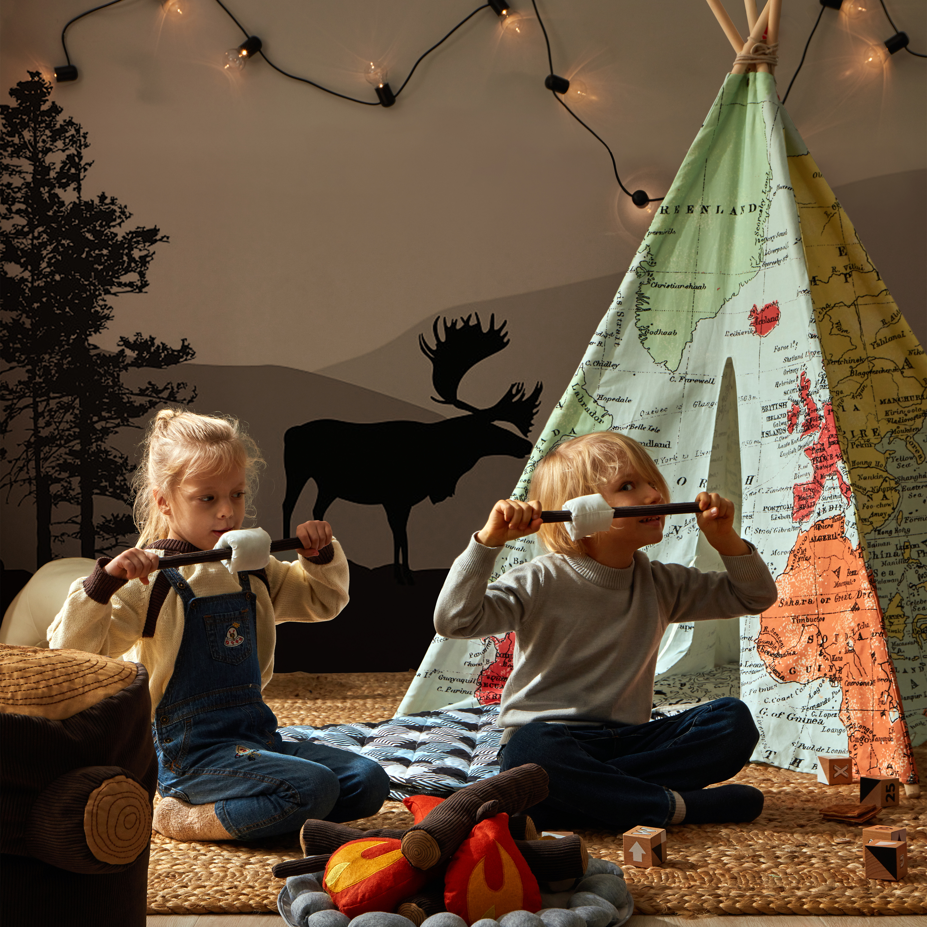 Sunny World Map Teepee Tent - Multicolor