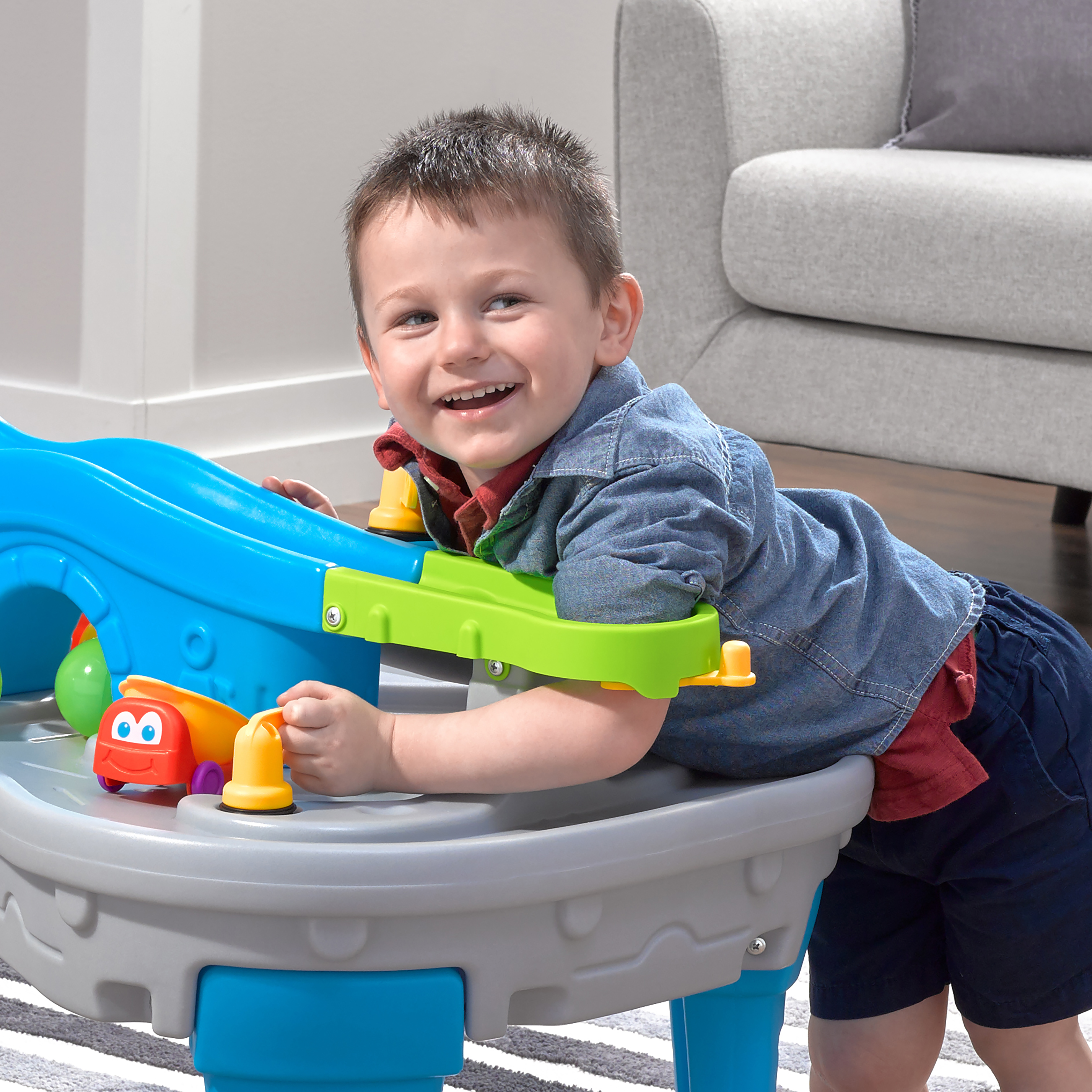 Step2 Ball Buddies Truckin' & Rollin' Play Table