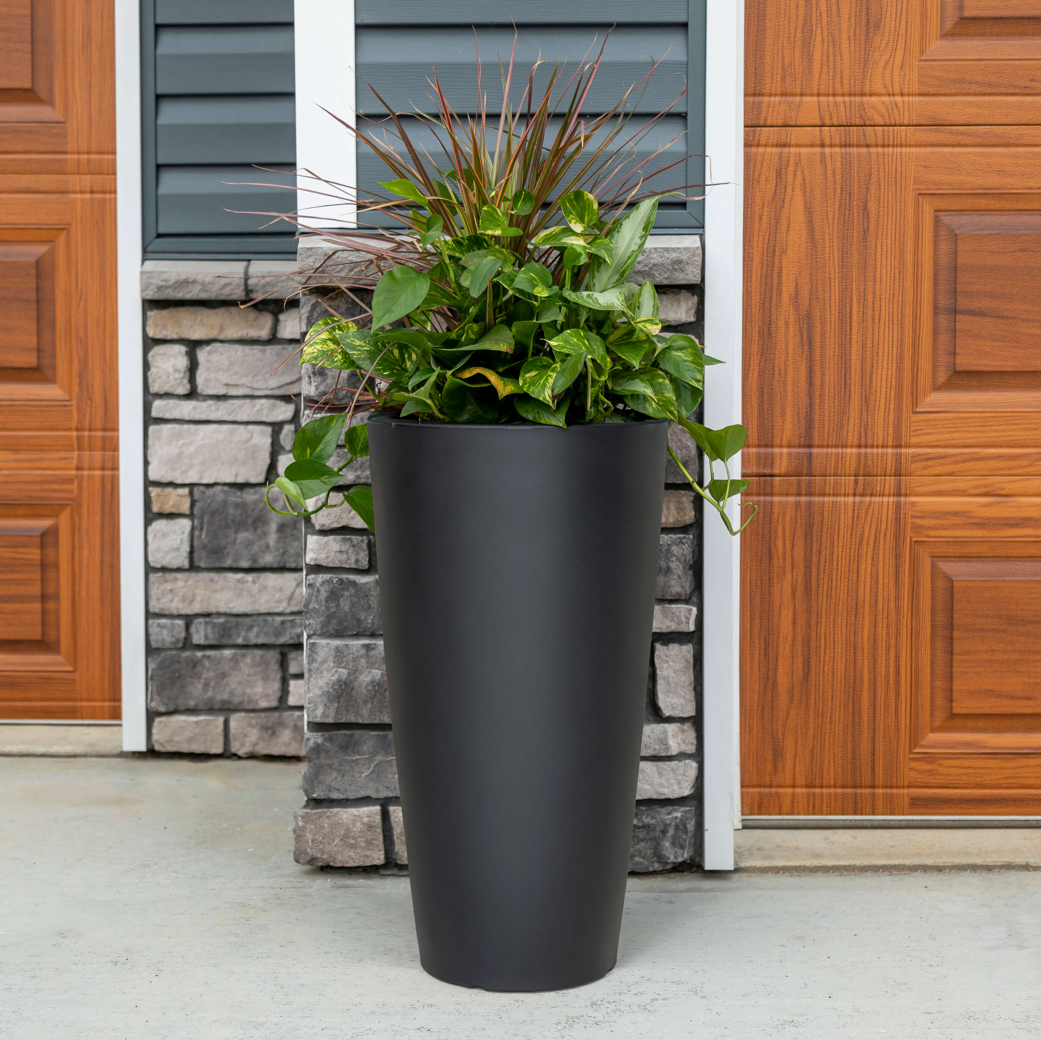 Tremont Tall Round Tapered Planter - Onyx Black