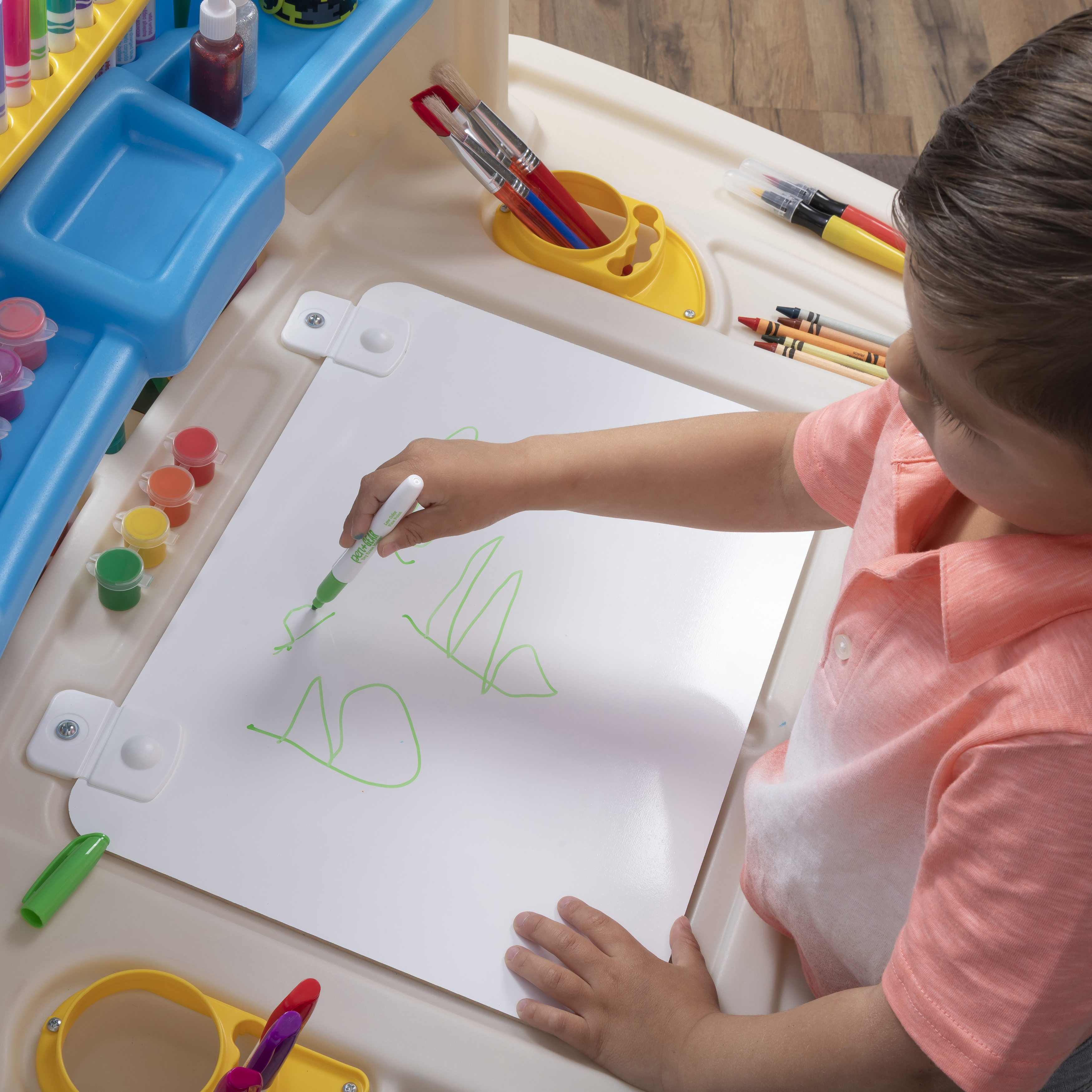 Step2 Deluxe Art Master Desk