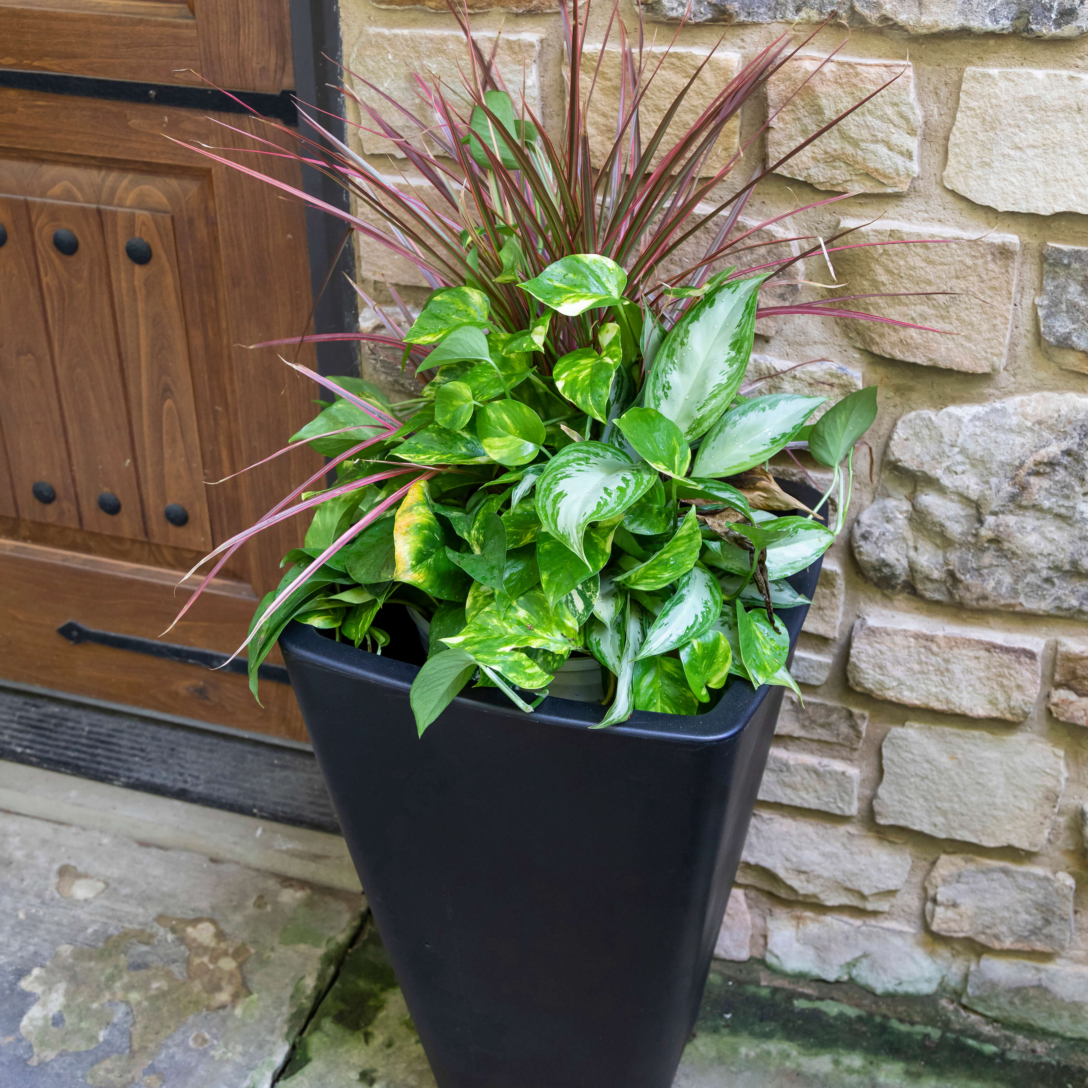 Bridgeview Tall Planter - Onyx Black