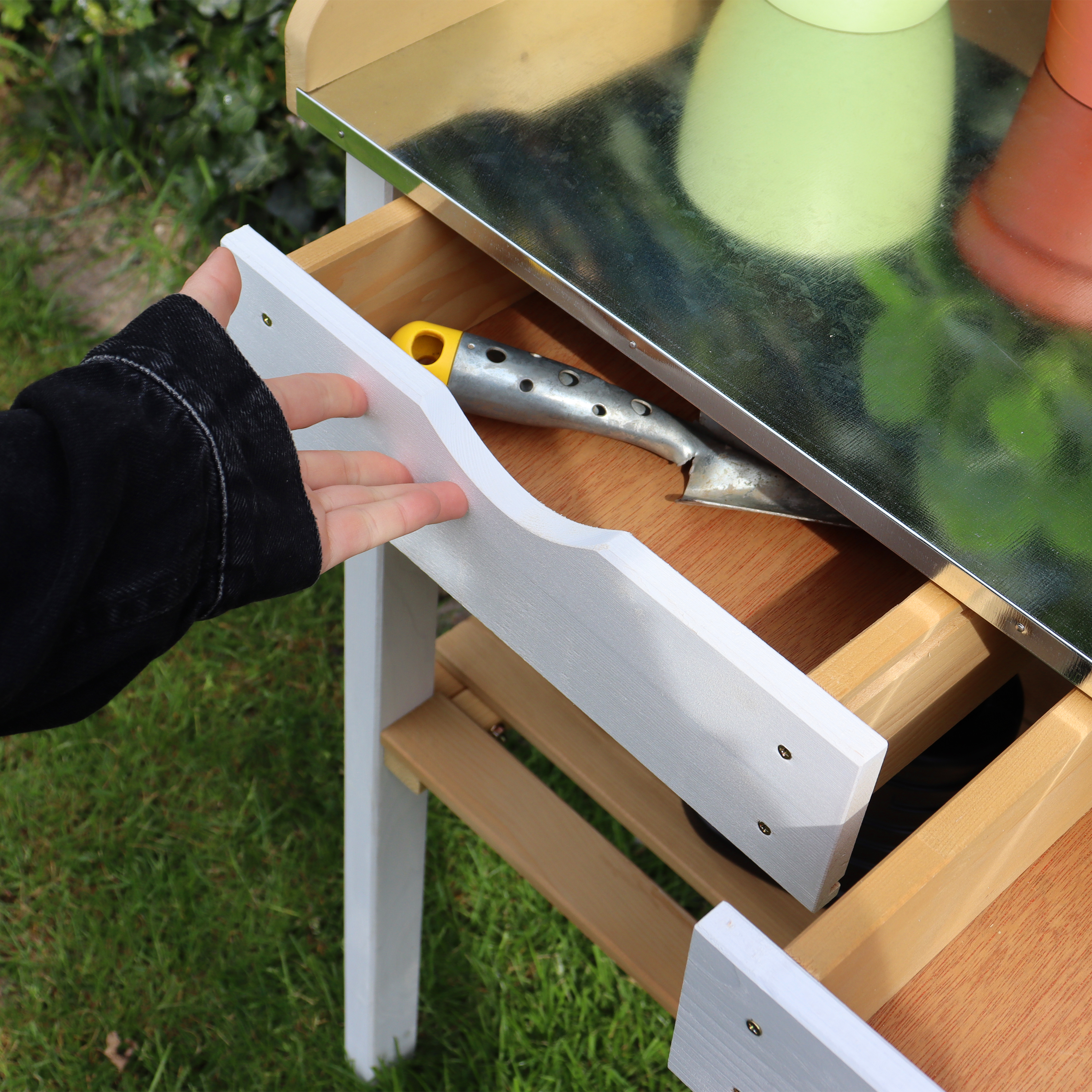 Potting Table with 2 drawers Brown/White