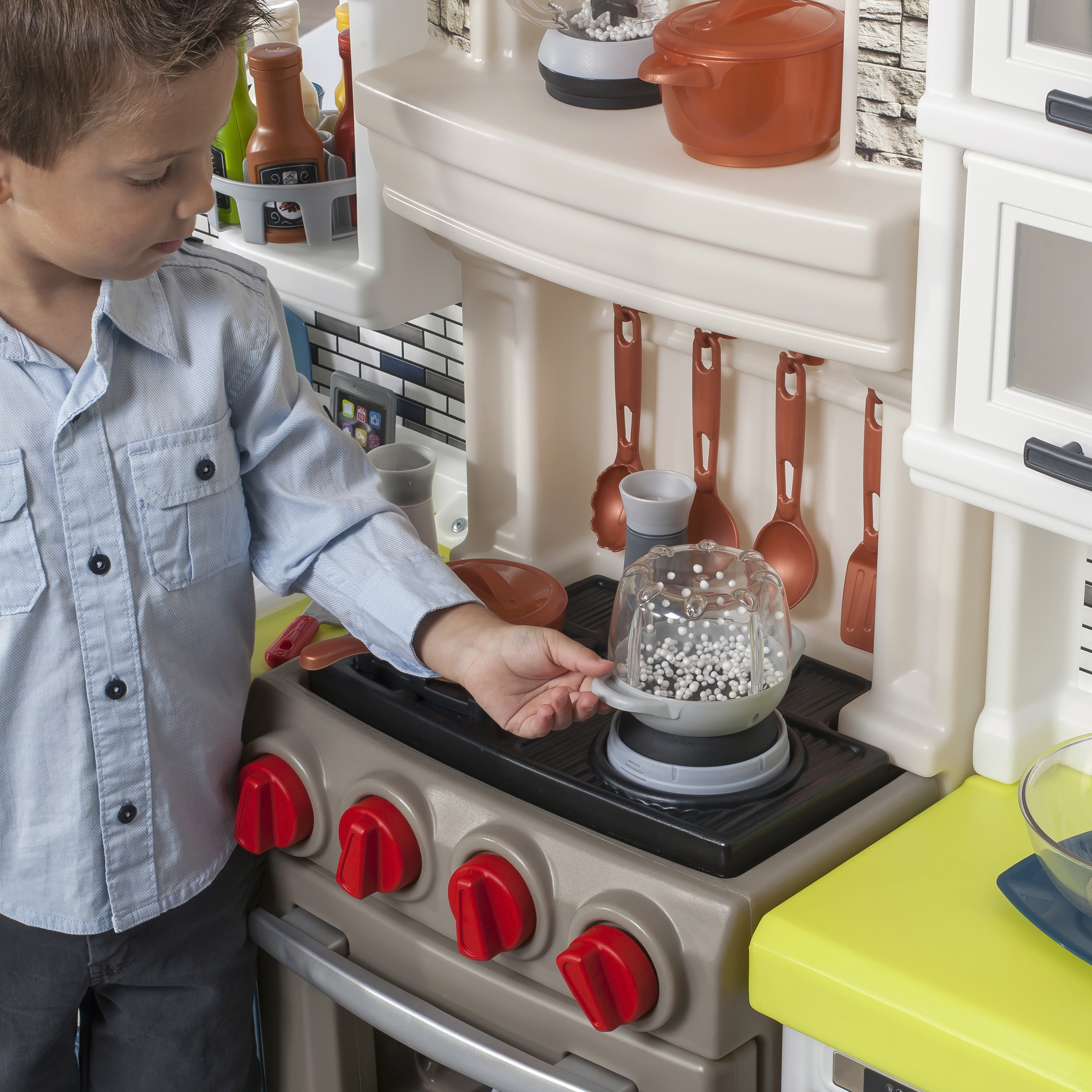 Step2 Elegant Edge Play Kitchen